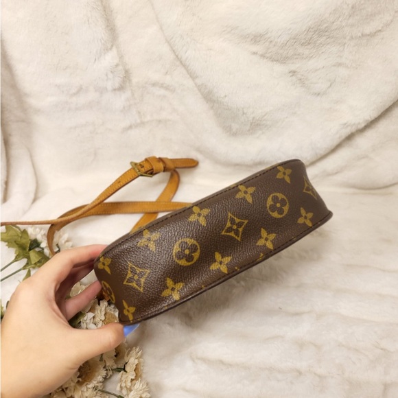Louis Vuitton St. Cloud mm crossbody shoulder bag - Picture 5 of 16